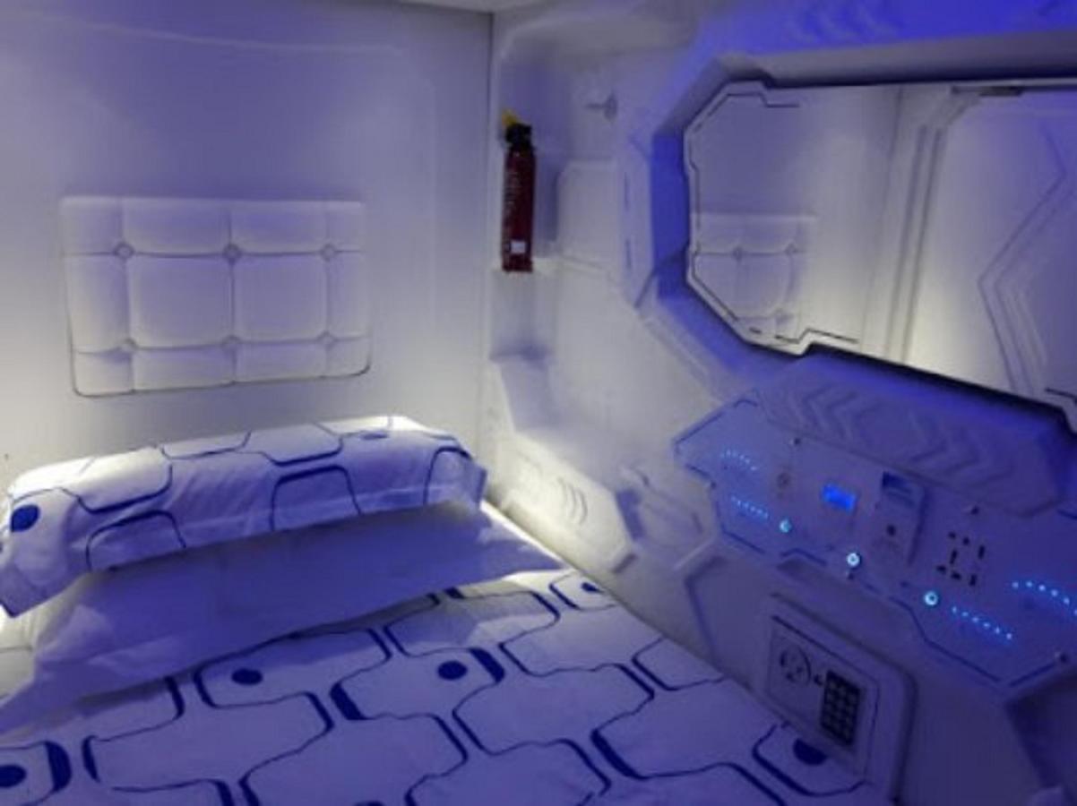 קואלה לומפור Riccarton Capsule Hotel מראה חיצוני תמונה