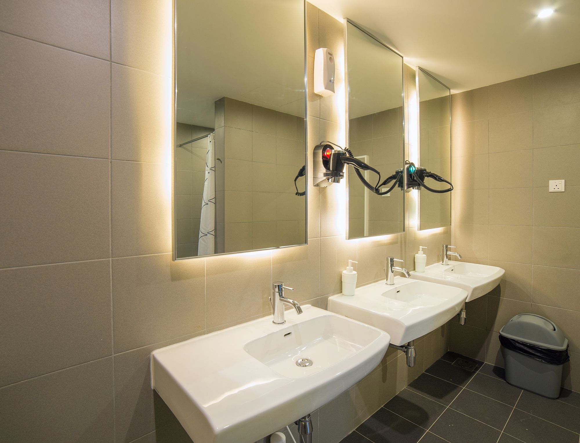 קואלה לומפור Riccarton Capsule Hotel מראה חיצוני תמונה